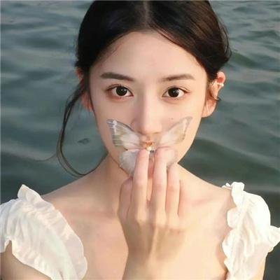 爱麻夫人热映中海报